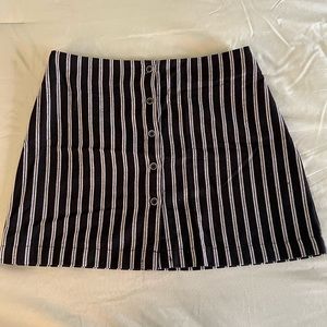 Ivy & Main Mini Skirt